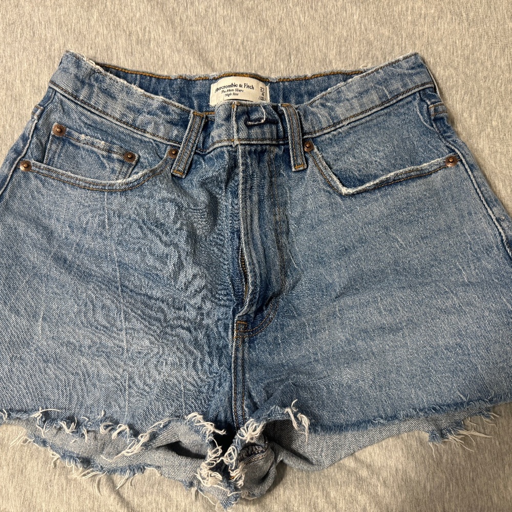 Abercrombie & Fitch Women's Jean Shorts 27 4 The Mom Short High Rise